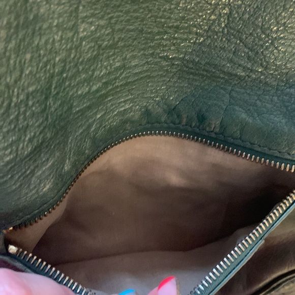 MARC JACOBS 100% AUTHENTIC BEAUTIFUL QUILTED SHOULDER BAG WITH GOLD HARDWARE! 😍 - Picture 8 of 10